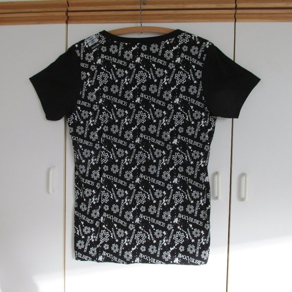 Black Veil Brides BVB All Over Logo V-neck Hot Topic Black Band T-Shirt Size L - Picture 2 of 6